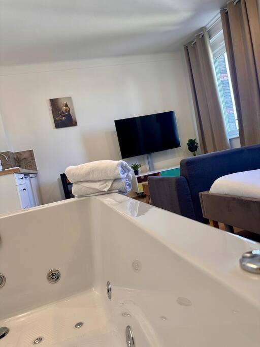 Britich 3D: Suite Spa Prive, Clim, Thermal/Artem Нансі Екстер'єр фото